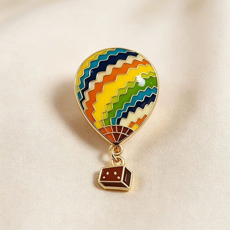 Embroidery Bali - Металлическая брошь в форме воздушного шара,