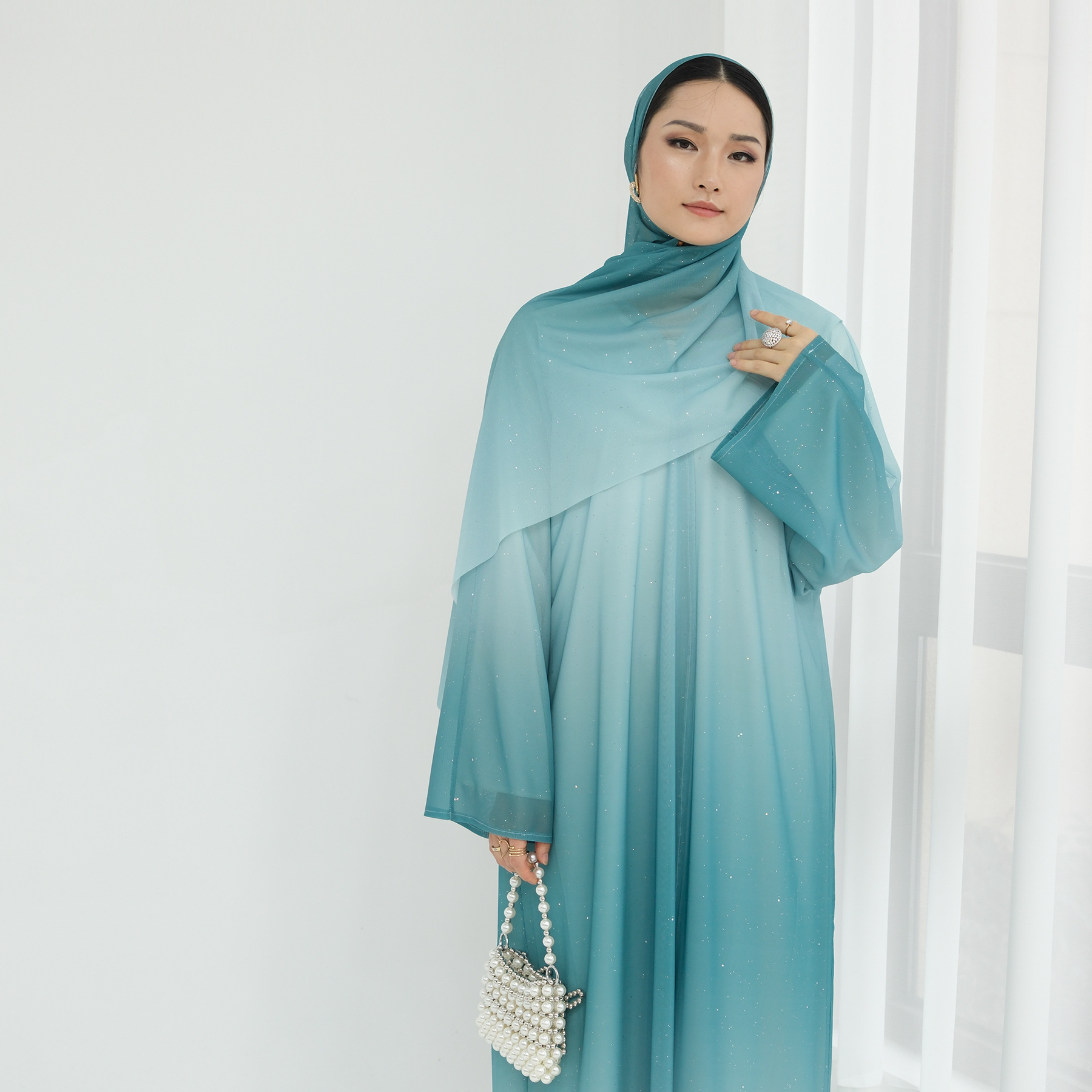 Праздничный градиентный кимоно – обзор и цена Embroidery Kebaya